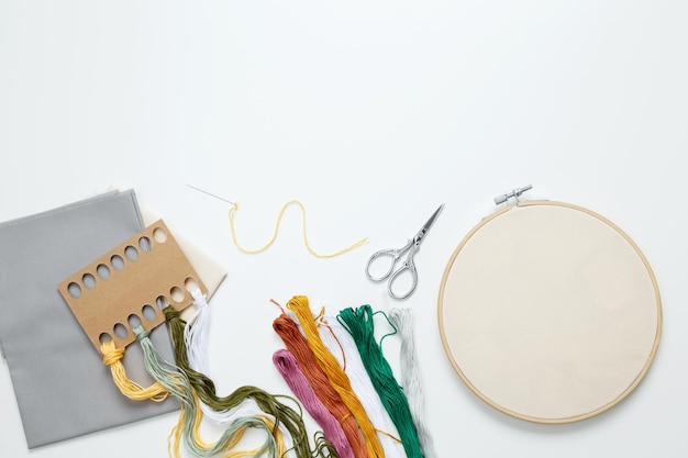 Zestawy do haftu na stole